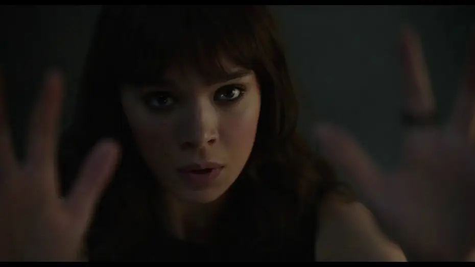 Відео до фільму Бамблбі | BUMBLEBEE TR&Aacute;ILER