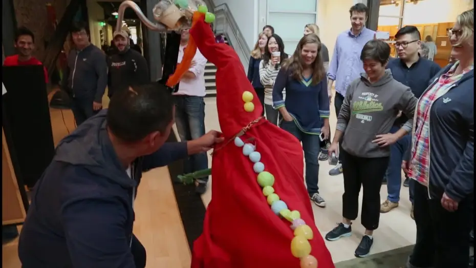 Відео до фільму Добрий динозавр | Disney&bull;Pixar: Il Viaggio di Arlo - Riciclosauro - Pod dal film | HD