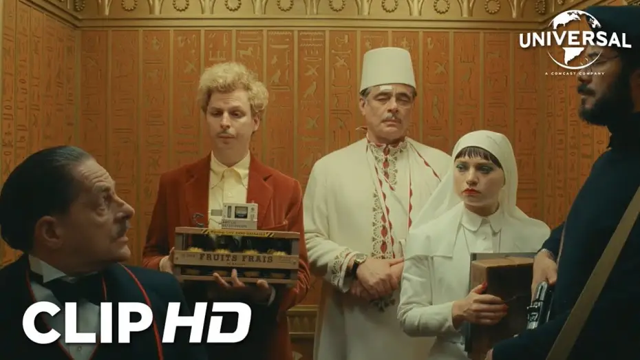 Відео до фільму Фінікійська схема | Clip en espa&ntilde;ol - Usted trabaj&oacute; para m&iacute;