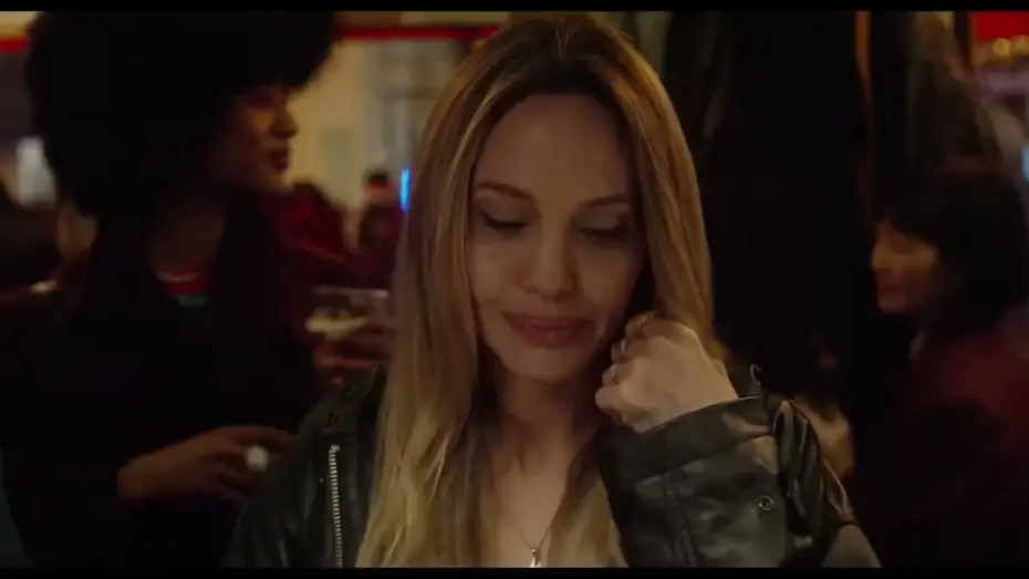 Відео до фільму Кутюр | [Bande Annonce] Coutures