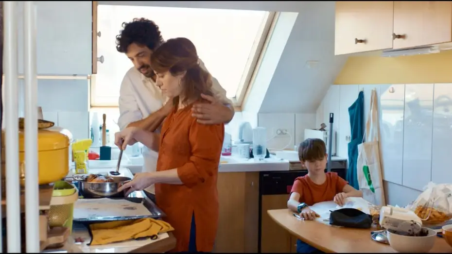 Відео до фільму Double foyer | Double foyer (2024) - Trailer (French)