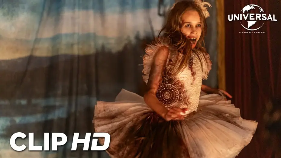 Відео до фільму Ебіґейл | Clip - Abigail escapa de la jaula del ascensor