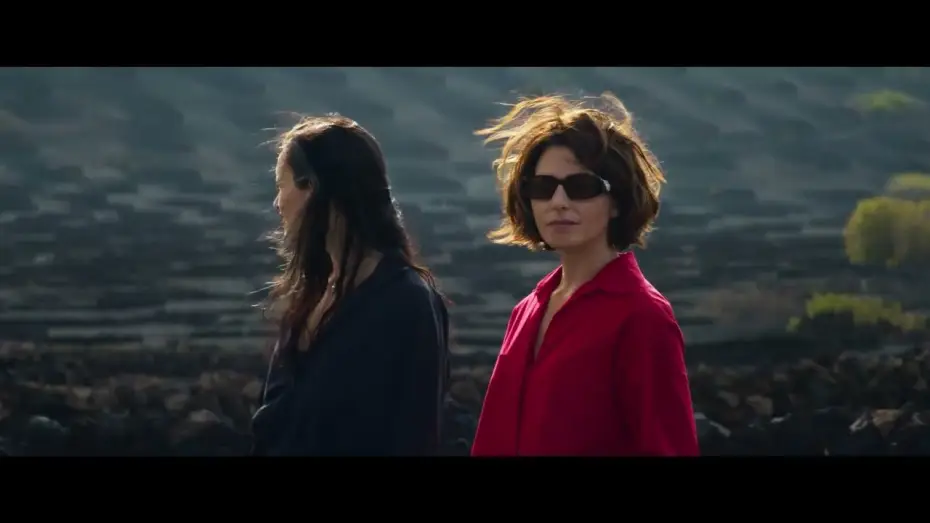 Відео до фільму Гірке Різдво | First Teaser [Subtitled]