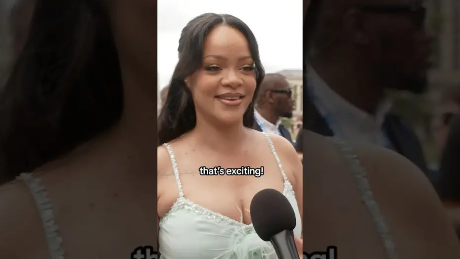 Відео до фільму Смурфи | Rihanna Describes Smurfs Movie