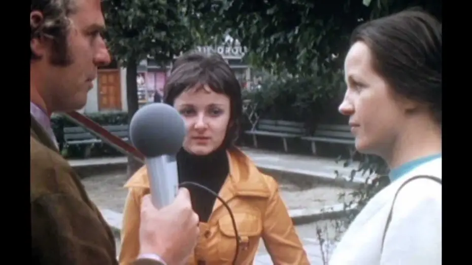 Відео до фільму Schoolgirl Report Part 1: What Parents Don't Think Is Possible | 'Schulm&auml;dchen-Report: Was Eltern nicht f&uuml;r m&ouml;glich halten' (1970) - vox pops