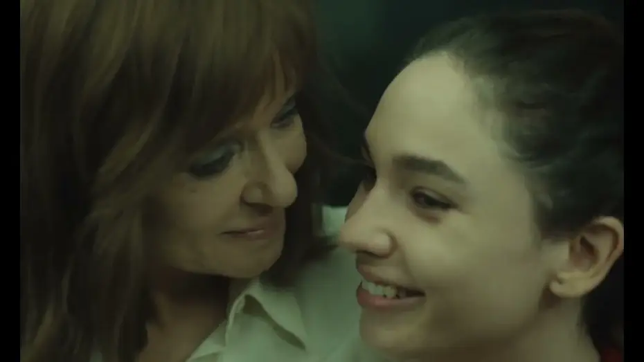 Відео до фільму Fuori | Clip "Metro"