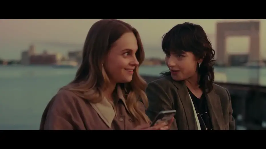 Відео до фільму Red Flags | Фильм; Все оттенки красного &mdash; Русский трейлер (2025)