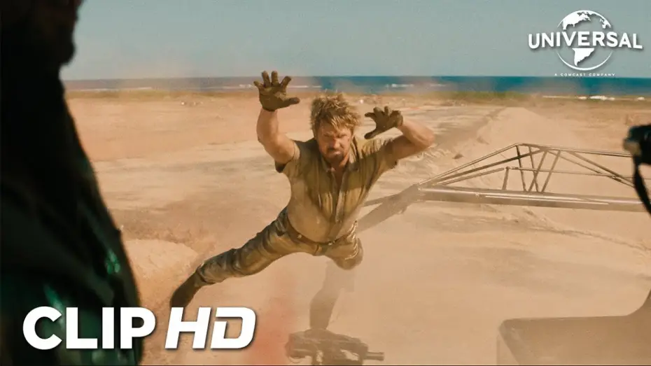 Відео до фільму Каскадер | Clip - Colt le pide una cita a Jody antes de su gran escena de acci&oacute;n en helic&oacute;ptero