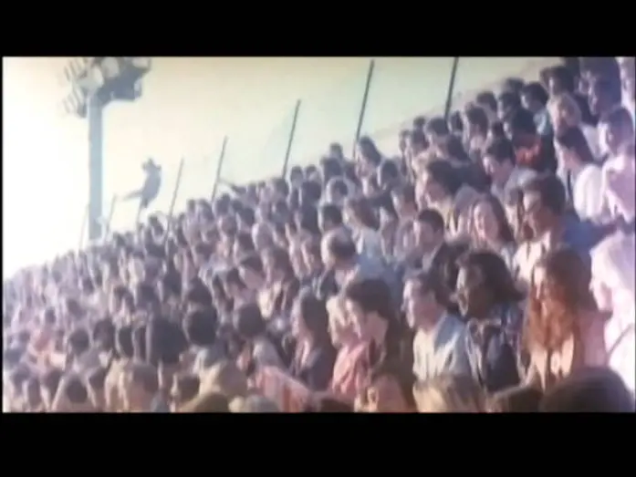 Відео до фільму Two-Minute Warning | Two-Minute Warning Super 8 Digest Film P&acirc;nico na Multid&atilde;o