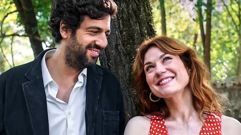 Відео до фільму Double foyer | DOUBLE FOYER Bande Annonce (2024) Max Boublil, Emilie Dequenne