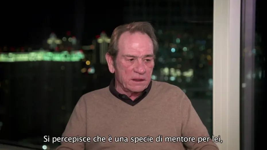 Відео до фільму Джейсон Борн | JASON BOURNE con Matt Damon - Intervista a Tommy Lee Jones (sottotitoli in italiano)