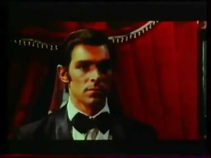 Відео до фільму Camorra | Les tueurs &agrave; gages/ Camorra (1972) Bande annonce VF