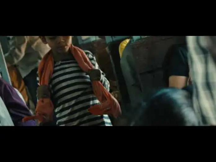 Відео до фільму Мільйонер із нетрів | Film Clip - The Boys On A Train