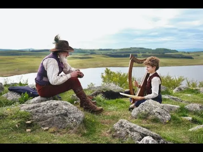 Відео до фільму Пригоди маленького Ремі | R&eacute;mi: Una vida extraordinaria - Trailer espa&ntilde;ol (HD)