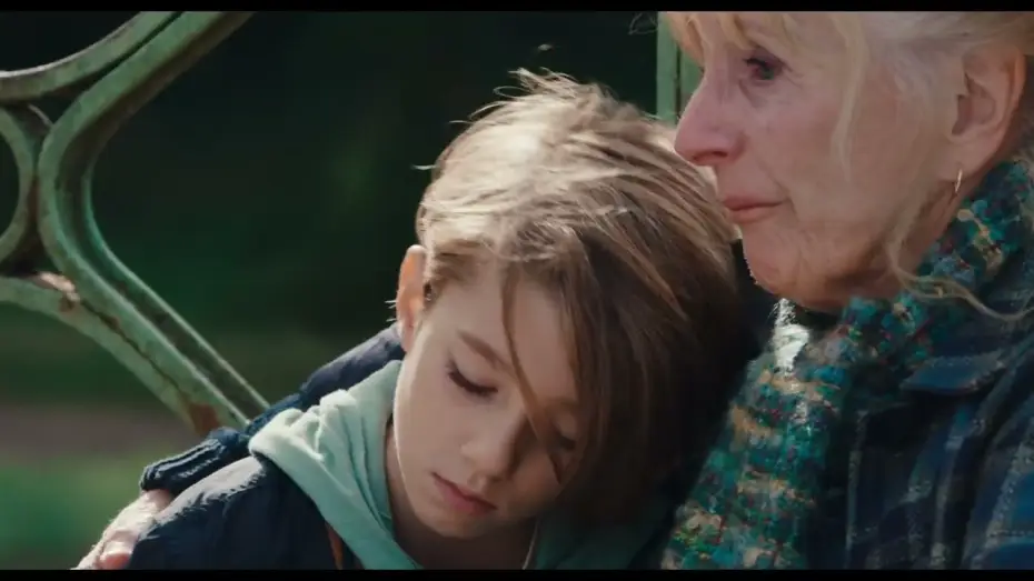 Відео до фільму З приходом осені | SOTTO LE FOGLIE di Fran&ccedil;ois Ozon | Trailer Ufficiale Italiano | dal 10 aprile al cinema