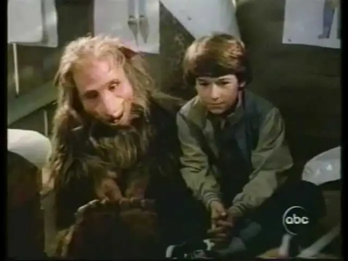 Відео до фільму Fuzzbucket | Fuzzbucket clip (Unsold TV Pilot)