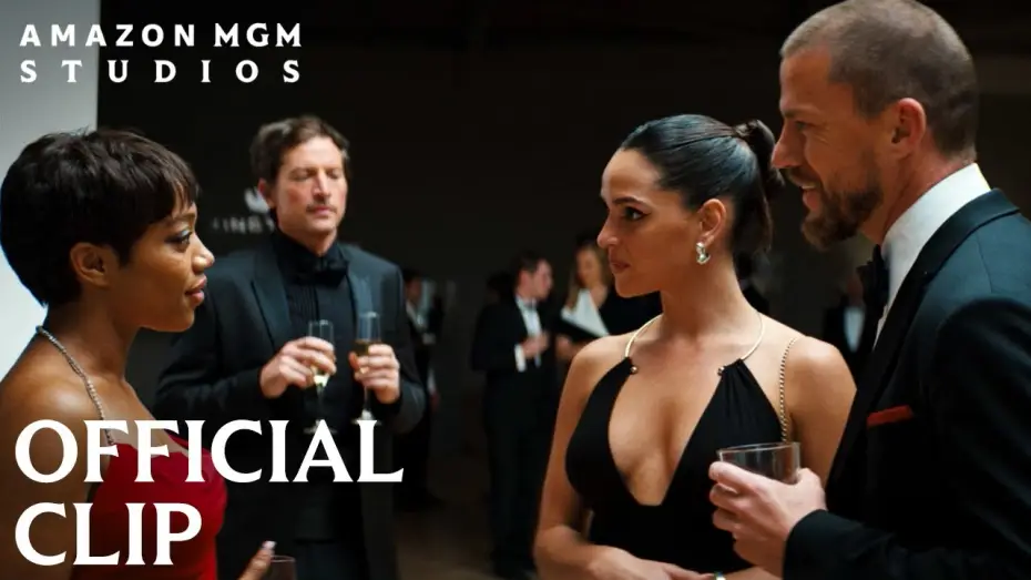 Відео до фільму Кліпни двічі | Slater Introduces His Crew &ndash; Official Clip