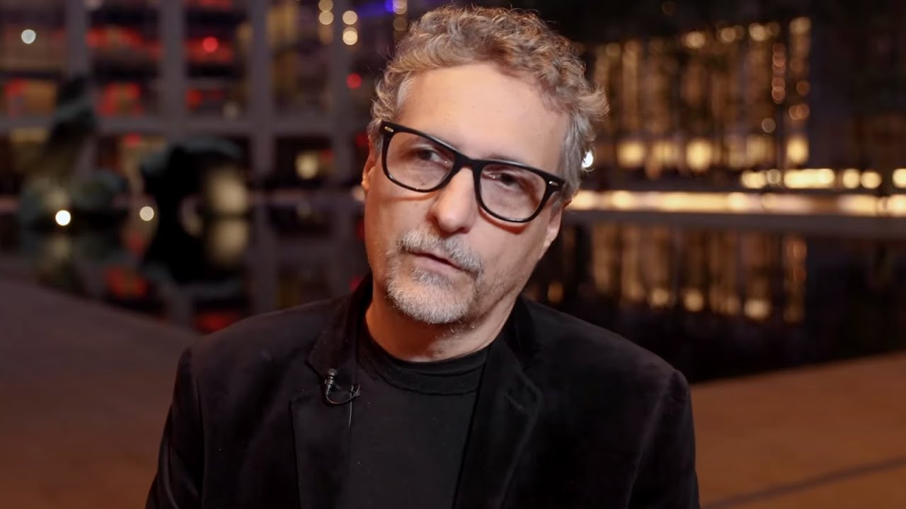 Відео до фільму Pictures of Ghosts | Pictures of Ghosts Director Kleber Mendon&ccedil;a Filho on Cinephilia and Moviegoing