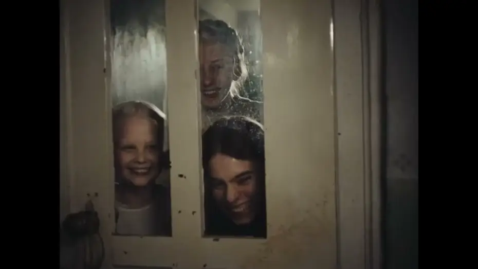 Відео до фільму Звук падіння | Trailer de Sound of Falling &mdash; In die sonne schauen subtitulado en espa&ntilde;ol (HD)