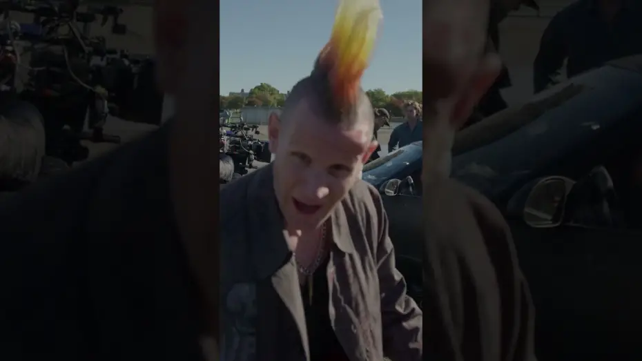 Відео до фільму Спіймати на гарячому | The kind of neighbour you&rsquo;ll never forget. Matt Smith is Russ in Caught  Stealing