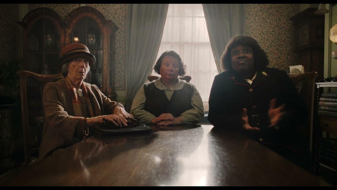 Відео до фільму Мерзенні посланнячка | Hatching a Plan