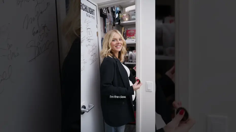 Відео до фільму Гра в хованки: Я йду шукати | The Searchlight Lounge ft. Samara Weaving