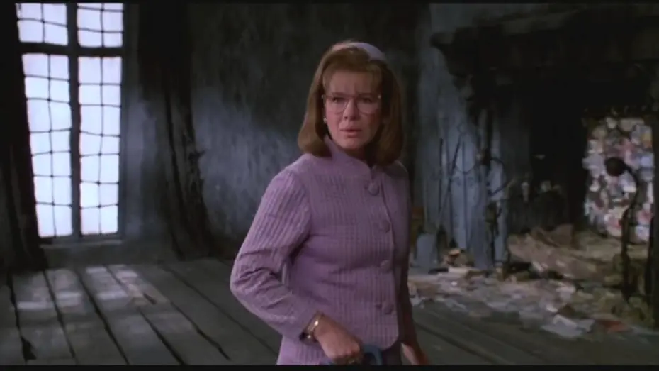 Відео до фільму Едвард руки-ножиці | EL JOVEN MANOS DE TIJERA - TRAILER