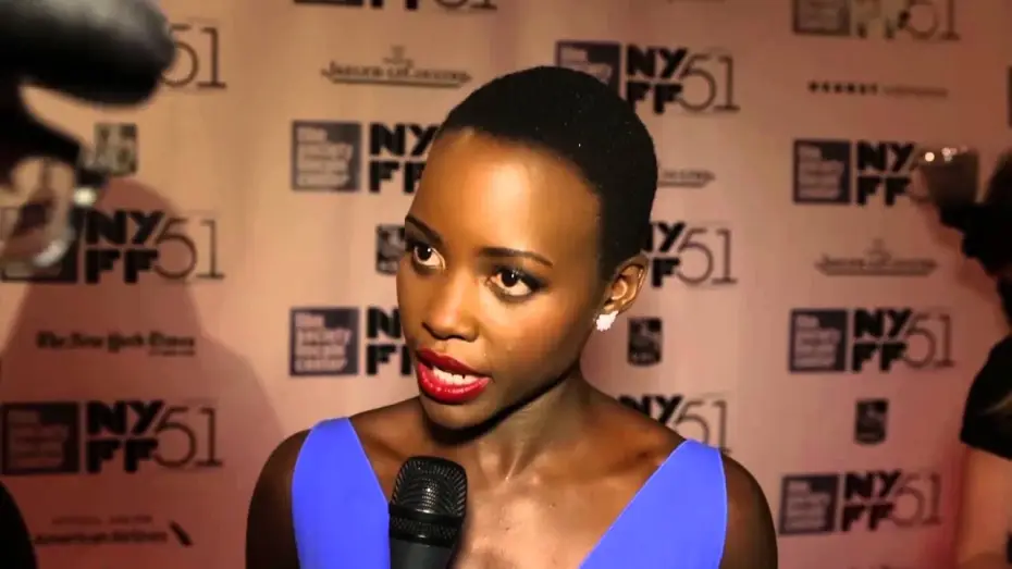 Відео до фільму 12 років рабства | NYFF51: Lupita Nyong'o | "12 Years A Slave" Red Carpet