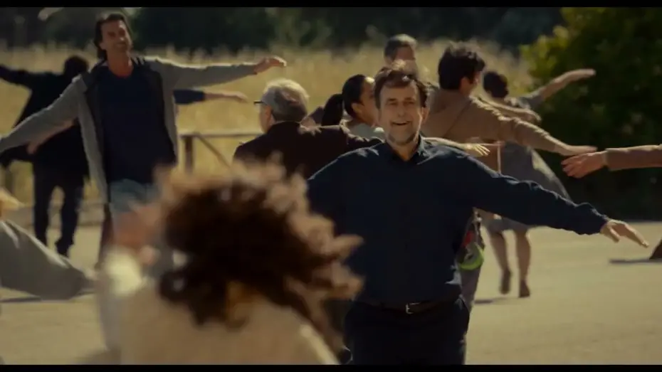 Відео до фільму Il sol dell'avvenire | LEPSZE JUTRO - słodko-włoska komedia z Jerzym Stuhrem wkr&oacute;tce w kinach!