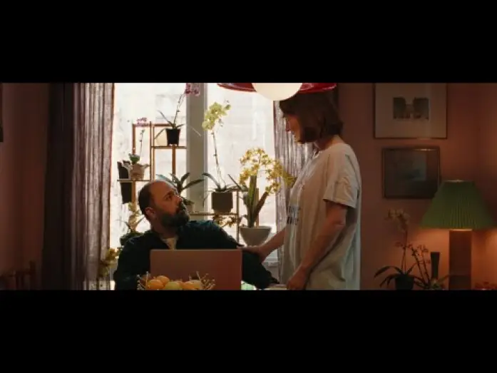 Відео до фільму Deux femmes en or | Bande-annonce "Deux femmes et quelques hommes" de Chlo&eacute; Robichaud