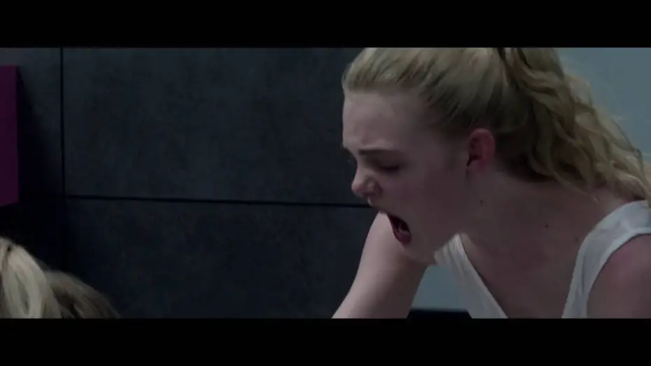 Відео до фільму Неоновий демон | 'Special'