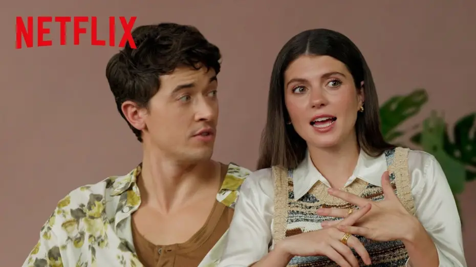 Відео до фільму Люди, яких ми зустрічаємо у відпустці | Tom Blyth & Emily Bader take a Travel Compatibility Quiz