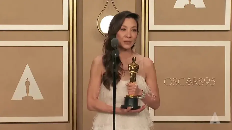 Відео до фільму Все завжди і водночас | Best Actress Michelle Yeoh | Oscars95 Press Room Speech