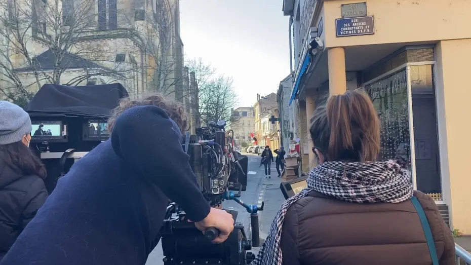 Відео до фільму Стелла в Парижі | Tournage du film "Stella est amoureuse" à Bergerac