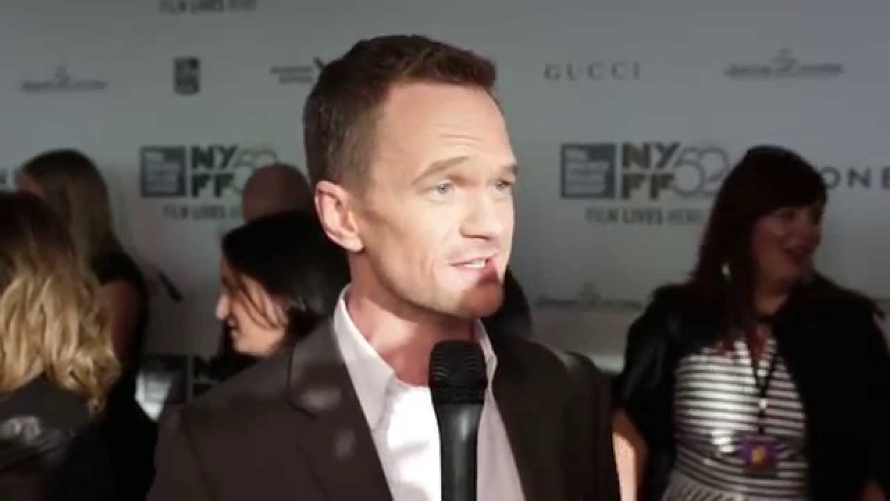 Видео к фильму Загублена | NYFF52 "Gone Girl" Red Carpet | Neil Patrick Harris