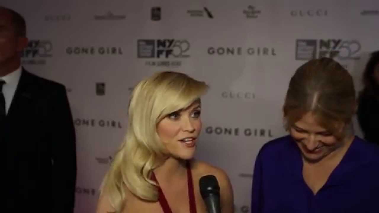 Видео к фильму Загублена | NYFF52 "Gone Girl" Red Carpet | Reese Witherspoon