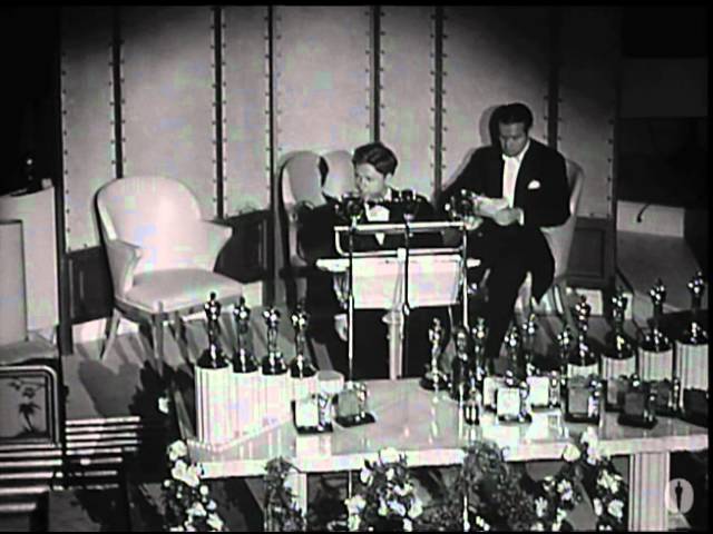 Відео до фільму Чарівник країни Оз | Judy Garland receiving a Special Award