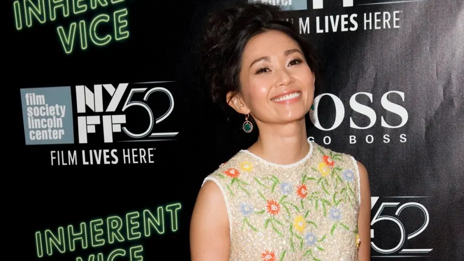 Відео до фільму Вроджена вада | NYFF52 "Inherent Vice" Red Carpet | Hong Chau