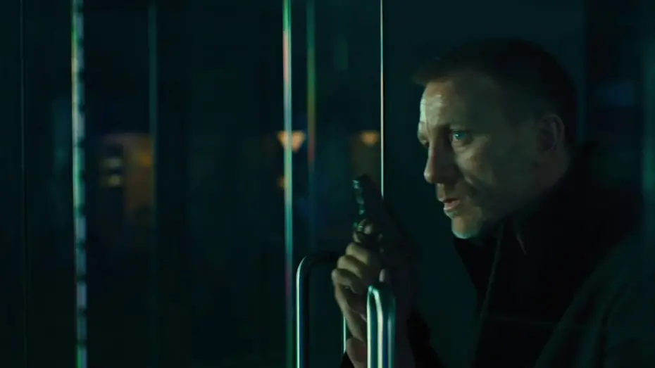 Відео до фільму 007: Координати Скайфолл | Bond vs Patrice in Shanghai