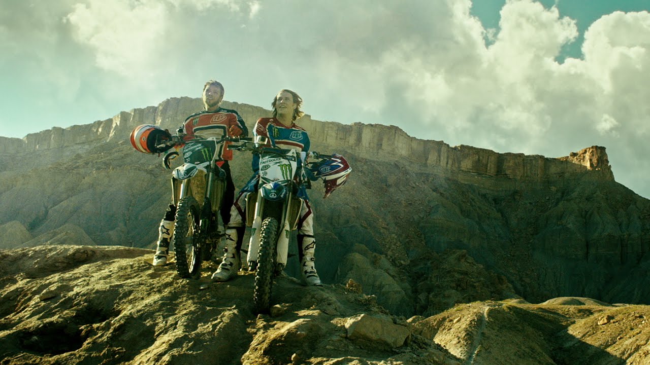 Відео до фільму На гребені хвилі | Motocross Featurette