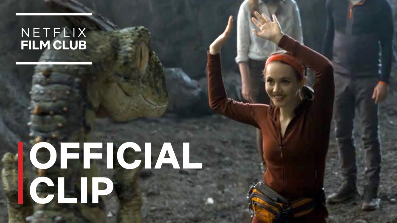 Відео до фільму У бульбашці | Iris Apatow TikTok Dance with a Dinosaur