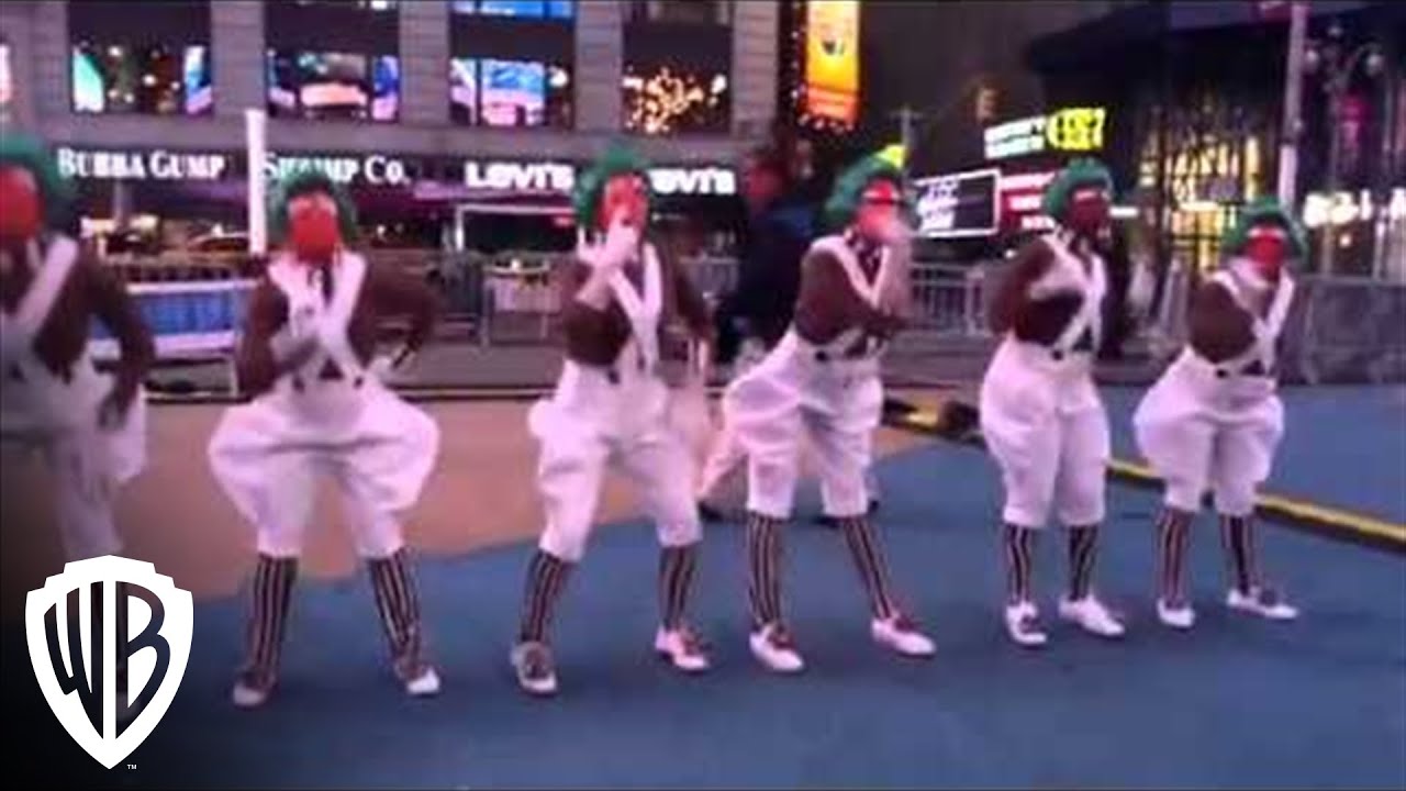 Відео до фільму Віллі Вонка та шоколадна фабрика | Dancing Oompa Loompas Hit Los Angeles