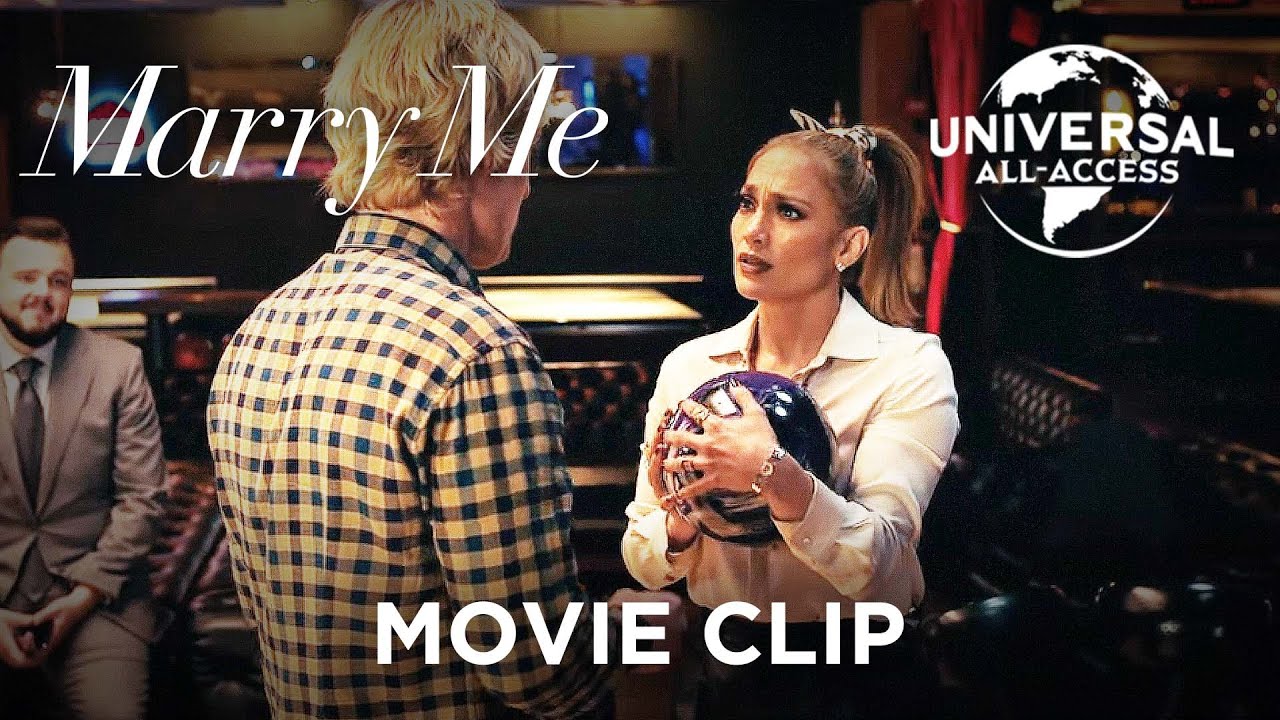 Відео до фільму Вийду за тебе | Marry Me | Charlie Mansplains Bowling To Kat | Movie Clip