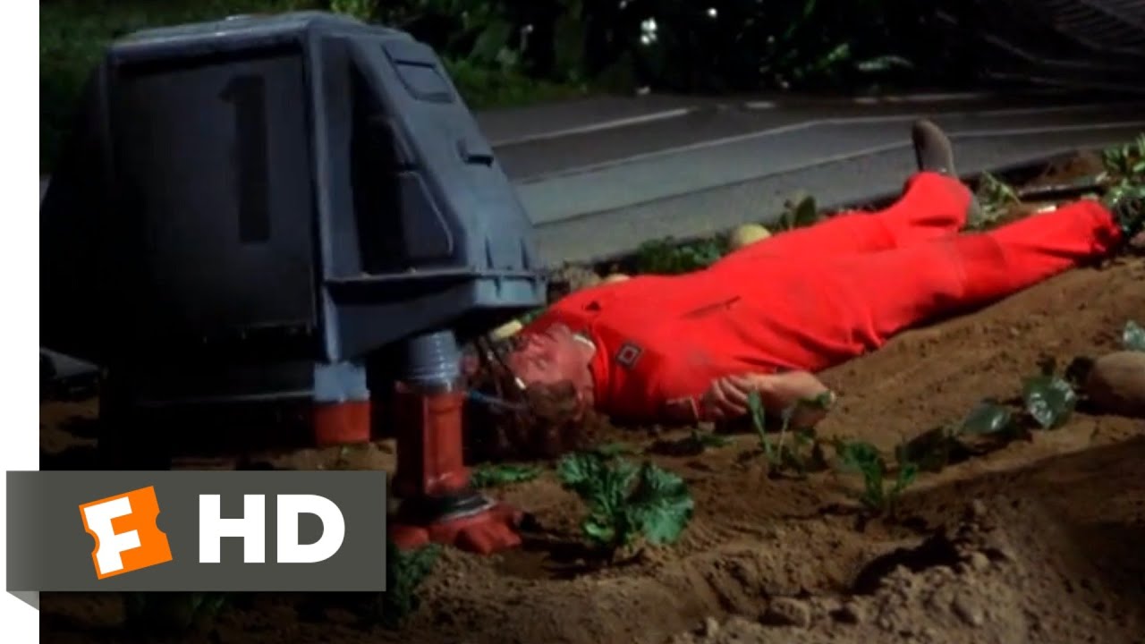 Відео до фільму Мовчазна втеча | Silent Running (1972) - Burying the Body Scene (5/10) | Movieclips