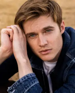 Дмитрий Святов