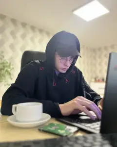 Владлен Кук