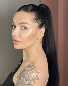 Яна Леонова