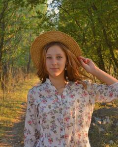 Олена Лукаш