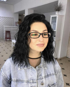 Яна Сулейманова