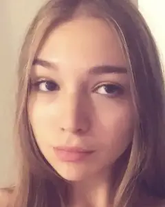 Юля Пожарова